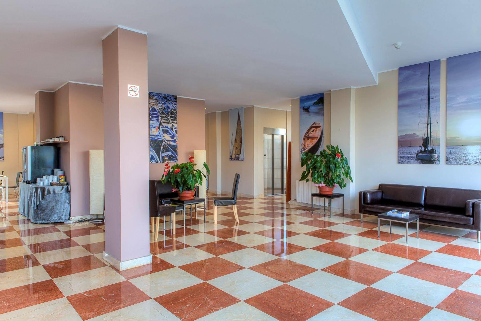 Hotel Calafell Platja Mar Eksteriør billede